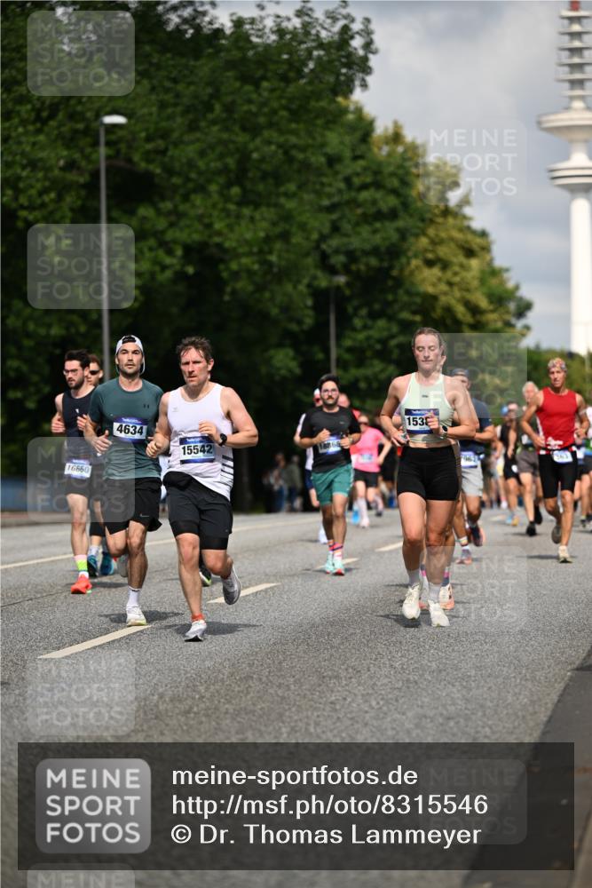 29.06.2025 - hella hamburg halbmarathon Dr. Thomas Lammeyer http://msf.ph/oto/8315546 29.06.2025 09:55:07 Kennedybrücke 1136, 1570, 1903, 1912, 1920, 1941, 2972, 3523, 3700, 4297, 4759, 4843, 4999, 5375, 5410, 7092, 7105, 7363, 7962, 8346, 8871, 9114, 9262, 9364, 9380, 10375, 10480, 10669, 11417 meine-sportfotos.de