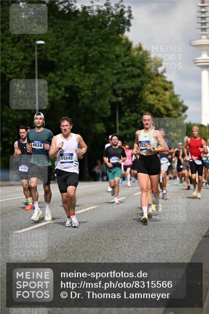 29.06.2025 - hella hamburg halbmarathon Dr. Thomas Lammeyer http://msf.ph/oto/8315566 29.06.2025 09:55:07 Kennedybrücke 1136, 1570, 1903, 1912, 1920, 1941, 2972, 3523, 3700, 4297, 4759, 4843, 4999, 5375, 5410, 7092, 7105, 7363, 7962, 8346, 8871, 9114, 9262, 9364, 9380, 10375, 10480, 10669, 11417 meine-sportfotos.de