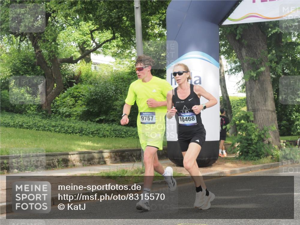 29.06.2025 - hella hamburg halbmarathon KatJ http://msf.ph/oto/8315570 29.06.2025 10:15:45 Zwischen KM18-KM19 4338, 8376 meine-sportfotos.de