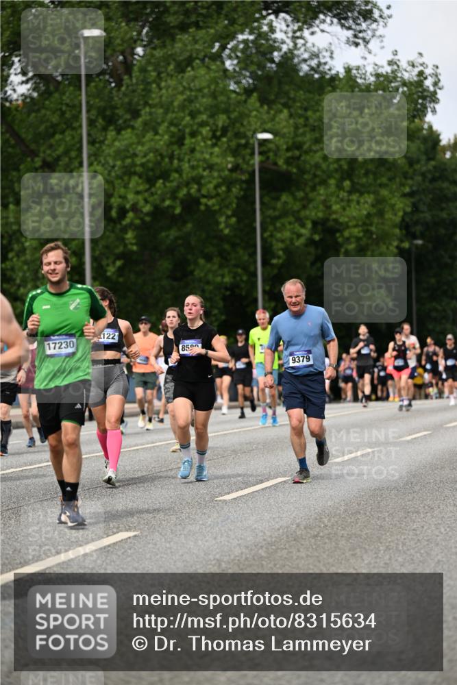 29.06.2025 - hella hamburg halbmarathon Dr. Thomas Lammeyer http://msf.ph/oto/8315634 29.06.2025 10:38:45 Kennedybrücke 2355, 2376, 2510, 2511, 2751, 2801, 3145, 3420, 3829, 4479, 4540, 4942, 5453, 5609, 6105, 6171, 6310, 6329, 6727, 6843, 7299, 7644, 8021, 8589, 8965, 9379, 9448, 9514, 10674, 11122, 11245 meine-sportfotos.de