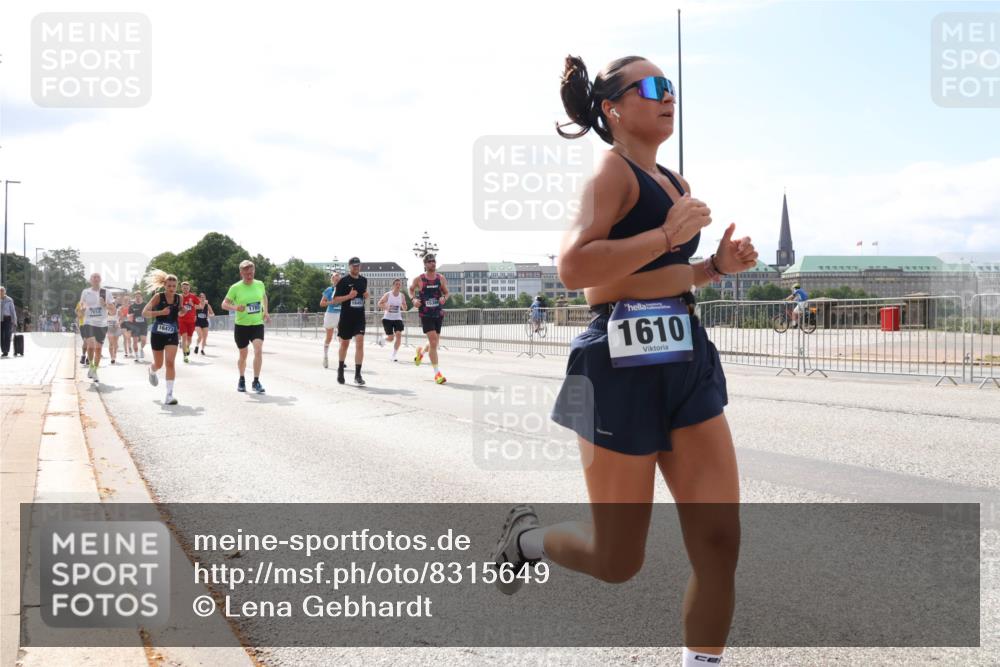 29.06.2025 - hella hamburg halbmarathon Lena Gebhardt http://msf.ph/oto/8315649 29.06.2025 10:12:33 Lombardsbrücke 16473, 1610, 1062, 1249, 1610, 1785, 1790, 1850, 1851, 1939, 2531, 2661, 2891, 2963, 2964, 3182, 3248, 3262, 3746, 4453, 4499, 4554, 5150, 5166, 5176, 5597, 5598, 6207, 6822, 6871, 6966, 7014, 7474, 7907, 8917, 8971, 9253, 9254, 9405, 9705, 10581, 10685, 11025, 11509, 11525, 12456, 13566, 13816, 14060, 14196, 14313, 14540, 14863, 14868, 14869, 15012, 15137, 15369, 16379, 16473, 16826, 16911, 17061, 17994, 18178, 18429, 18493 meine-sportfotos.de
