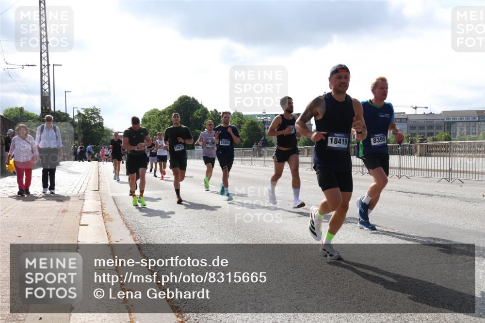 29.06.2025 - hella hamburg halbmarathon Lena Gebhardt http://msf.ph/oto/8315665 29.06.2025 09:47:29 Lombardsbrücke 18517, 12751, 2404, 18419, 8395, 1002, 1217, 1396, 1407, 1910, 1959, 2121, 2228, 2404, 2563, 2774, 2836, 2851, 3005, 3783, 3790, 3935, 4246, 4740, 5923, 5961, 6032, 6305, 6473, 6915, 7831, 7972, 8084, 8366, 8395, 9171, 9376, 9508, 9519, 10771, 10968, 11019, 11055, 11370, 11559, 11806, 12137, 12204, 12704, 12751, 13029, 13148, 13419, 13771, 13972, 13991, 14069, 14459, 16123, 17154, 18419 meine-sportfotos.de