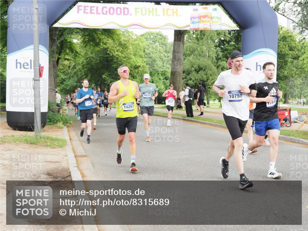 29.06.2025 - hella hamburg halbmarathon MichiJ http://msf.ph/oto/8315689 29.06.2025 10:36:33 Zwischen KM18-KM19 1320, 1537, 2516, 3976, 3985, 4183, 4185, 4933, 5460, 5705, 8302, 9126, 9638, 9649, 9924, 9965, 10053, 10750, 11467, 12035, 12840, 14257, 16000, 17127, 17753, 18350, 18598 meine-sportfotos.de