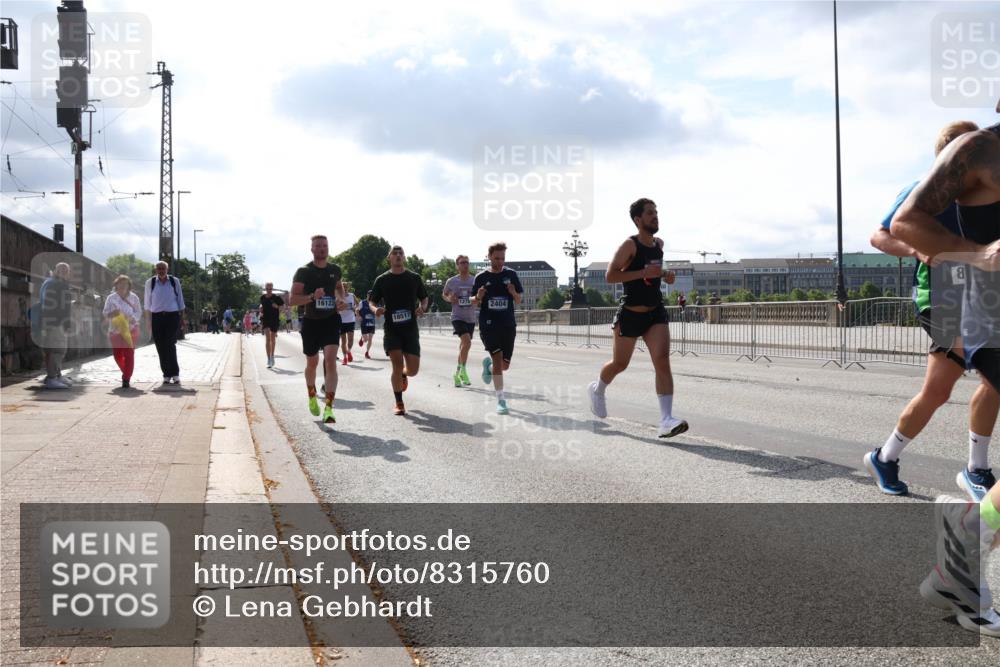 29.06.2025 - hella hamburg halbmarathon Lena Gebhardt http://msf.ph/oto/8315760 29.06.2025 09:47:30 Lombardsbrücke 16123, 18517, 1275, 2404, 1002, 1217, 1396, 1407, 1910, 1959, 2121, 2228, 2404, 2563, 2774, 2836, 2851, 3005, 3783, 3790, 3935, 4246, 4740, 5923, 5961, 6032, 6305, 6473, 6915, 7831, 7972, 8084, 8366, 8395, 8901, 9171, 9376, 9508, 9519, 10771, 10968, 11019, 11055, 11370, 11559, 11806, 12137, 12204, 12704, 12751, 13029, 13148, 13419, 13771, 13972, 13991, 14069, 14459, 16123, 17154, 18419 meine-sportfotos.de