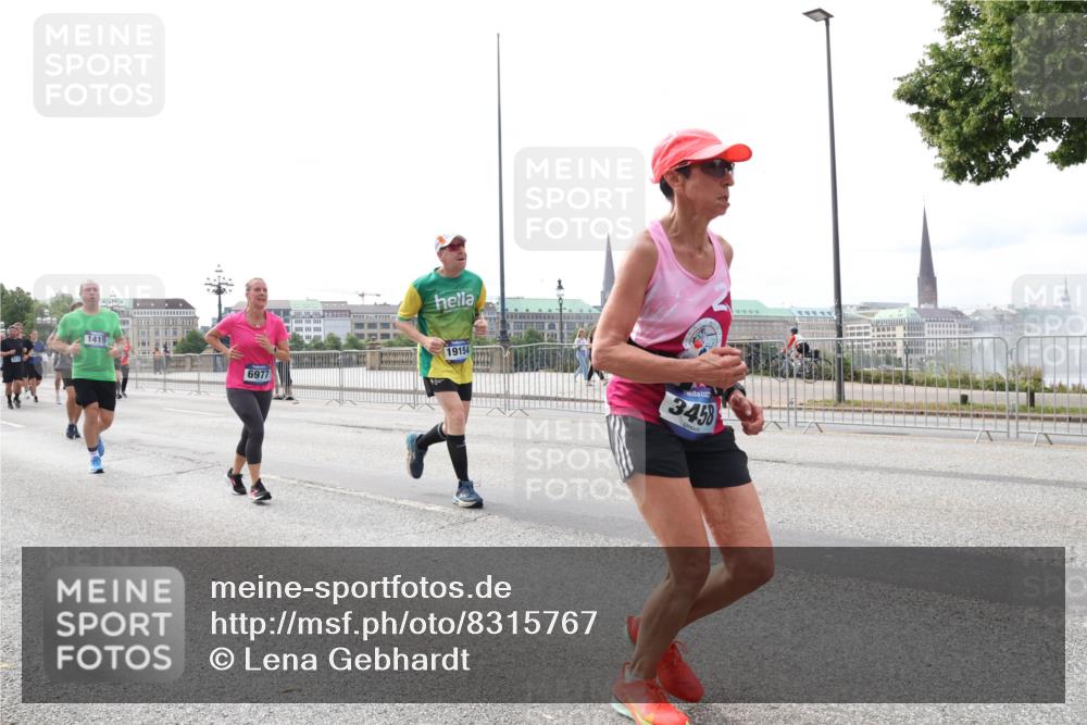 29.06.2025 - hella hamburg halbmarathon Lena Gebhardt http://msf.ph/oto/8315767 29.06.2025 10:22:19 Lombardsbrücke 1419, 6977, 19154, 3458, 1003, 1187, 1294, 1419, 1598, 1963, 2009, 2022, 2063, 2351, 2479, 2514, 2744, 2886, 3050, 3108, 3172, 3430, 3457, 3458, 3511, 3606, 3768, 3910, 3946, 3995, 4046, 4113, 4114, 4131, 4366, 4556, 4559, 4829, 4969, 4970, 5079, 5641, 5798, 5838, 6030, 6048, 6049, 6303, 6307, 6347, 6676, 6820, 6826, 6881, 6899, 6977, 7097, 7162, 7794, 8431, 8511, 8855, 8860, 8884, 8931, 8954, 8959, 9002, 9062 meine-sportfotos.de