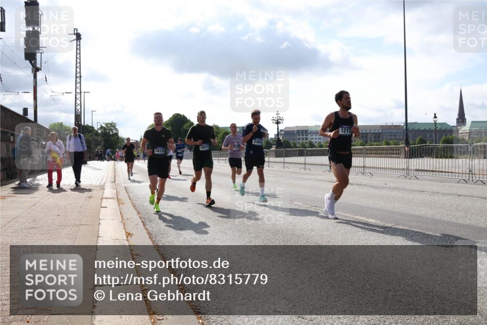 29.06.2025 - hella hamburg halbmarathon Lena Gebhardt http://msf.ph/oto/8315779 29.06.2025 09:47:30 Lombardsbrücke 2404, 18517, 16123, 1217, 1002, 1217, 1396, 1407, 1910, 1959, 2121, 2228, 2404, 2563, 2774, 2836, 2851, 3005, 3783, 3790, 3935, 4246, 4740, 5923, 5961, 6032, 6305, 6473, 6915, 7831, 7972, 8084, 8366, 8395, 8901, 9171, 9376, 9508, 9519, 10771, 10968, 11019, 11055, 11370, 11559, 11806, 12137, 12204, 12704, 12751, 13029, 13148, 13419, 13771, 13972, 13991, 14069, 14459, 16123, 17154, 18419 meine-sportfotos.de