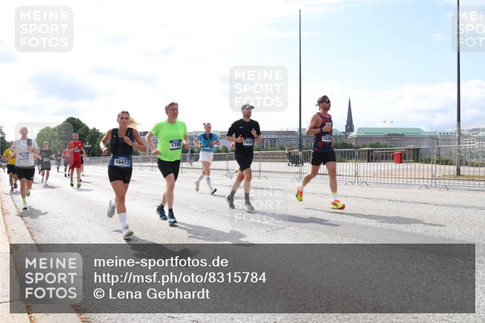 29.06.2025 - hella hamburg halbmarathon Lena Gebhardt http://msf.ph/oto/8315784 29.06.2025 10:12:35 Lombardsbrücke 7014, 16473, 15369, 18493, 1785, 1062, 1249, 1610, 1785, 1790, 1850, 1851, 1939, 2531, 2661, 2891, 2963, 2964, 3182, 3248, 3262, 3746, 4453, 4499, 4554, 5150, 5166, 5176, 5597, 5598, 6207, 6822, 6871, 6966, 7014, 7474, 7907, 8917, 8971, 9253, 9254, 9405, 9705, 10581, 10685, 11025, 11509, 12456, 13566, 13816, 14060, 14313, 14540, 14863, 14868, 14869, 15012, 15369, 16379, 16473, 16826, 16911, 17061, 17994, 18178, 18429, 18493 meine-sportfotos.de