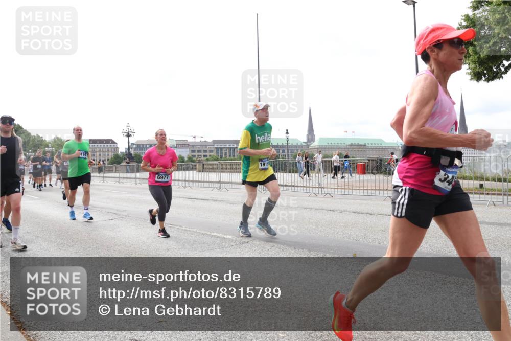 29.06.2025 - hella hamburg halbmarathon Lena Gebhardt http://msf.ph/oto/8315789 29.06.2025 10:22:19 Lombardsbrücke 6977, 1915, 34, 1003, 1187, 1294, 1419, 1598, 1963, 2009, 2022, 2063, 2351, 2479, 2514, 2744, 2886, 3050, 3108, 3172, 3430, 3457, 3458, 3511, 3606, 3768, 3910, 3946, 3995, 4046, 4113, 4114, 4131, 4366, 4556, 4559, 4829, 4969, 4970, 5079, 5641, 5798, 5838, 6030, 6048, 6049, 6303, 6307, 6347, 6676, 6820, 6826, 6881, 6899, 6977, 7097, 7162, 7794, 8431, 8511, 8855, 8860, 8884, 8931, 8954, 8959, 9002, 9062 meine-sportfotos.de