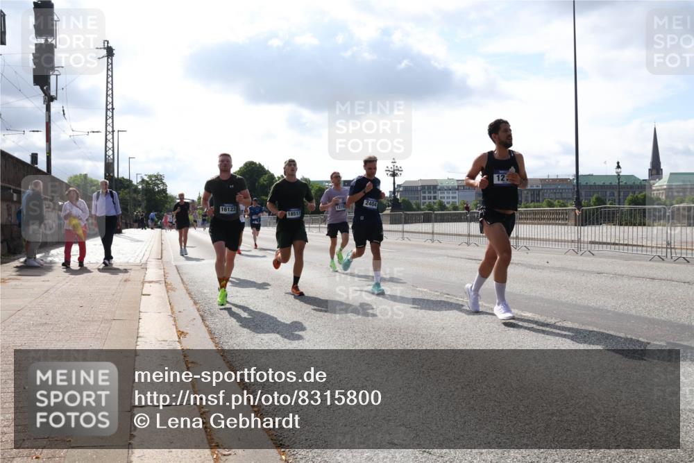 29.06.2025 - hella hamburg halbmarathon Lena Gebhardt http://msf.ph/oto/8315800 29.06.2025 09:47:30 Lombardsbrücke 16123, 1275, 18517, 2404, 12, 1002, 1217, 1396, 1407, 1910, 1959, 2121, 2228, 2404, 2563, 2774, 2836, 2851, 3005, 3783, 3790, 3935, 4246, 4740, 5923, 5961, 6032, 6305, 6473, 6915, 7831, 7972, 8084, 8366, 8395, 8901, 9171, 9376, 9508, 9519, 10771, 10968, 11019, 11055, 11370, 11559, 11806, 12137, 12204, 12704, 12751, 13029, 13148, 13419, 13771, 13972, 13991, 14069, 14459, 16123, 17154, 18419 meine-sportfotos.de