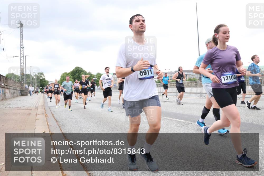 29.06.2025 - hella hamburg halbmarathon Lena Gebhardt http://msf.ph/oto/8315843 29.06.2025 10:56:50 Lombardsbrücke 634, 5911, 9210, 13108, 9910, 1047, 1207, 2143, 2307, 2871, 2887, 2915, 2932, 2991, 3348, 3387, 3418, 3438, 3470, 3485, 3516, 3517, 3520, 3614, 3675, 3676, 3953, 3987, 4094, 4118, 4241, 4568, 4569, 4773, 5057, 5237, 5438, 5589, 5911, 5944, 6284, 6348, 6349, 6690, 6832, 6981, 7090, 7307, 7381, 7416, 7417, 7592, 7711, 7964, 8039, 8108, 8150, 8197, 8224, 8546, 8606, 8679, 8766, 8939, 8943, 9172, 9210, 9298, 9299, 9383, 9910, 10555, 10569, 10571 meine-sportfotos.de