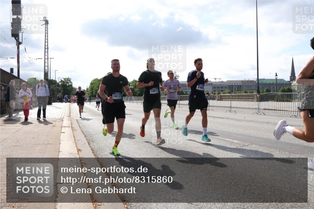 29.06.2025 - hella hamburg halbmarathon Lena Gebhardt http://msf.ph/oto/8315860 29.06.2025 09:47:31 Lombardsbrücke 16123, 18517, 12751, 13, 2404, 1002, 1217, 1396, 1407, 1910, 1959, 2121, 2196, 2228, 2296, 2404, 2563, 2774, 2836, 2851, 3005, 3783, 3790, 3935, 4246, 4740, 5923, 5961, 6032, 6305, 6473, 6915, 7831, 7972, 8084, 8366, 8395, 8901, 9171, 9376, 9508, 9519, 10771, 10968, 11019, 11055, 11370, 11559, 11806, 12137, 12204, 12704, 12751, 13029, 13148, 13419, 13514, 13771, 13972, 13991, 14459, 14601, 16123, 17154, 18419 meine-sportfotos.de