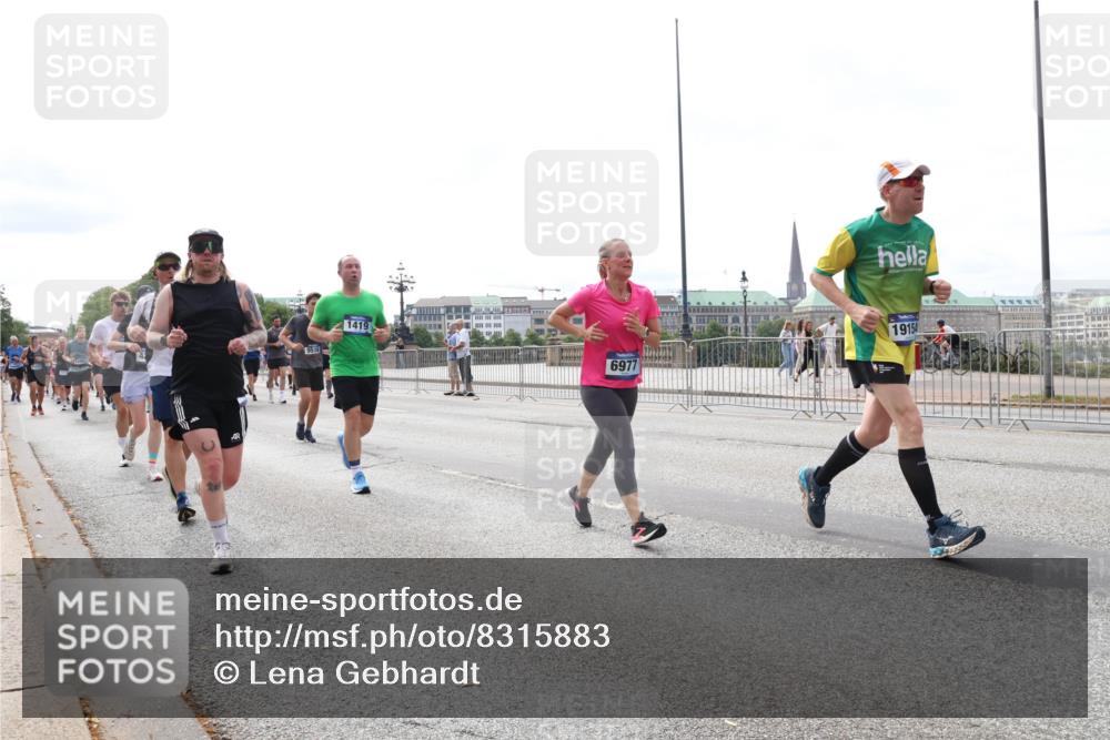 29.06.2025 - hella hamburg halbmarathon Lena Gebhardt http://msf.ph/oto/8315883 29.06.2025 10:22:20 Lombardsbrücke 9516, 1419, 6977, 19154, 1003, 1187, 1294, 1419, 1598, 1963, 2009, 2022, 2063, 2351, 2479, 2514, 2744, 2886, 3050, 3108, 3172, 3430, 3457, 3458, 3511, 3606, 3768, 3910, 3946, 3995, 4046, 4113, 4114, 4131, 4366, 4556, 4559, 4829, 4969, 4970, 5079, 5641, 5798, 5838, 6030, 6048, 6049, 6303, 6307, 6347, 6676, 6820, 6826, 6881, 6899, 6977, 7097, 7162, 7276, 7794, 8355, 8431, 8511, 8855, 8860, 8884, 8931, 8954, 9002, 9062 meine-sportfotos.de