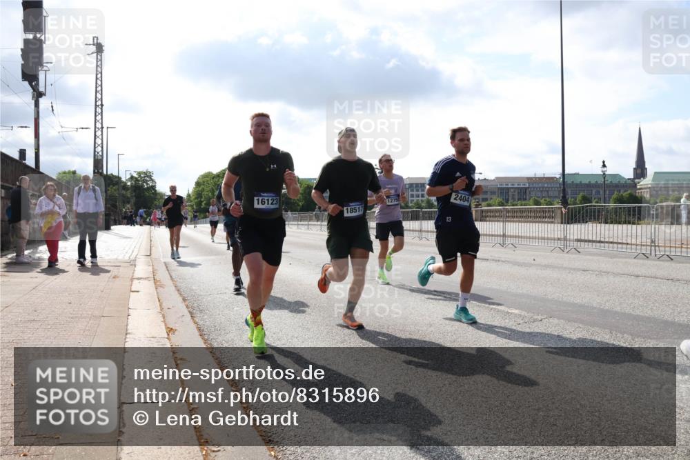 29.06.2025 - hella hamburg halbmarathon Lena Gebhardt http://msf.ph/oto/8315896 29.06.2025 09:47:31 Lombardsbrücke 16123, 18517, 1275, 13, 2404, 1002, 1217, 1396, 1407, 1910, 1959, 2121, 2196, 2228, 2296, 2404, 2563, 2774, 2836, 2851, 3005, 3783, 3790, 3935, 4246, 4740, 5923, 5961, 6032, 6305, 6473, 6915, 7831, 7972, 8084, 8366, 8395, 8901, 9171, 9376, 9508, 9519, 10771, 10968, 11019, 11055, 11370, 11559, 11806, 12137, 12204, 12704, 12751, 13029, 13148, 13419, 13514, 13771, 13972, 13991, 14459, 14601, 16123, 17154, 18419 meine-sportfotos.de