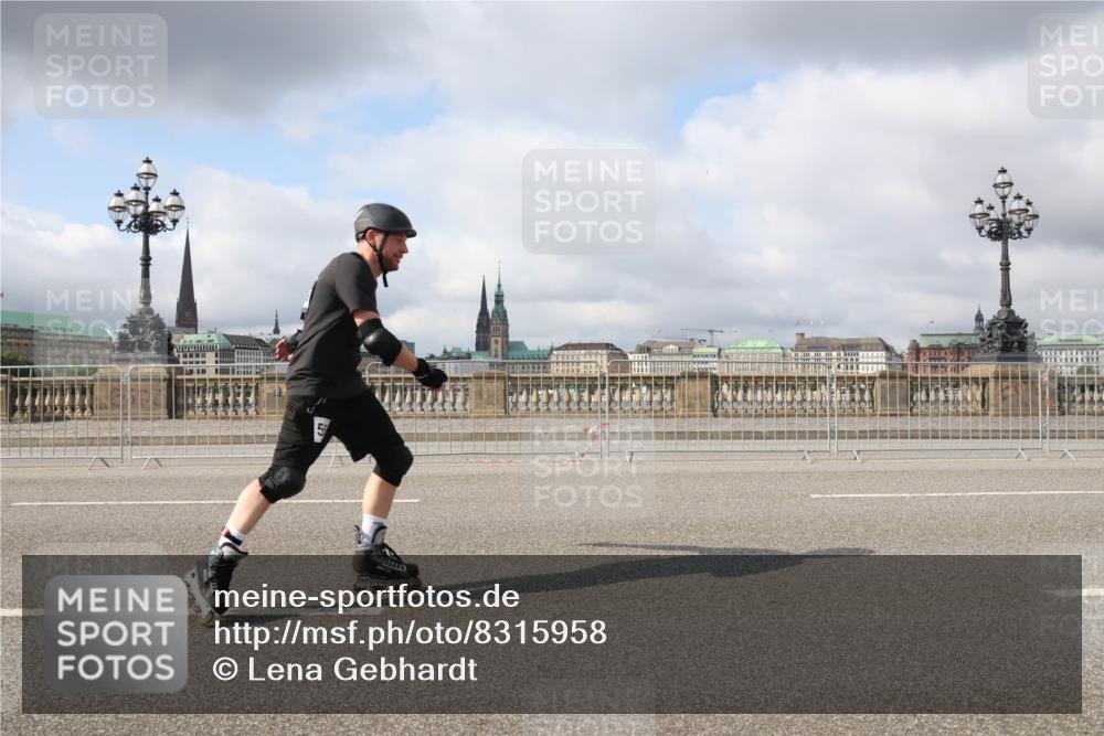 29.06.2025 - hella hamburg halbmarathon Lena Gebhardt http://msf.ph/oto/8315958 29.06.2025 09:07:33 Lombardsbrücke 5 meine-sportfotos.de