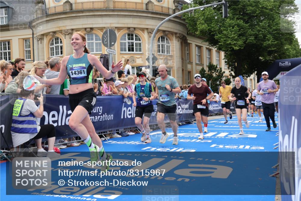 29.06.2025 - hella hamburg halbmarathon Strokosch-Dieckow http://msf.ph/oto/8315967 29.06.2025 10:57:51 Ziel 1200, 1972, 2025, 2034, 2806, 2883, 3093, 3575, 5391, 7138, 7159, 7189, 7269, 7833, 9820, 10599, 10703, 11394, 12378, 12440, 12523, 13376, 13465, 14737, 14881, 15349, 16517, 17201, 17543, 18492, 18727, 18762 meine-sportfotos.de