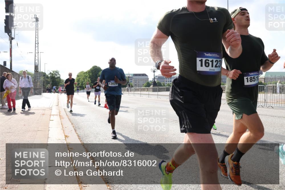 29.06.2025 - hella hamburg halbmarathon Lena Gebhardt http://msf.ph/oto/8316002 29.06.2025 09:47:32 Lombardsbrücke 13029, 16123, 1851, 188881, 1002, 1217, 1407, 1910, 1959, 2121, 2196, 2228, 2296, 2404, 2563, 2774, 2836, 2851, 3783, 3790, 3935, 4246, 4740, 5923, 5961, 6032, 6305, 6473, 6915, 7831, 7972, 8084, 8366, 8395, 8901, 9171, 9376, 9508, 9519, 10771, 10968, 11019, 11055, 11370, 11559, 11806, 12137, 12204, 12462, 12704, 12751, 13029, 13148, 13419, 13514, 13771, 13972, 13991, 14459, 14601, 16123, 16964, 17154, 18419 meine-sportfotos.de