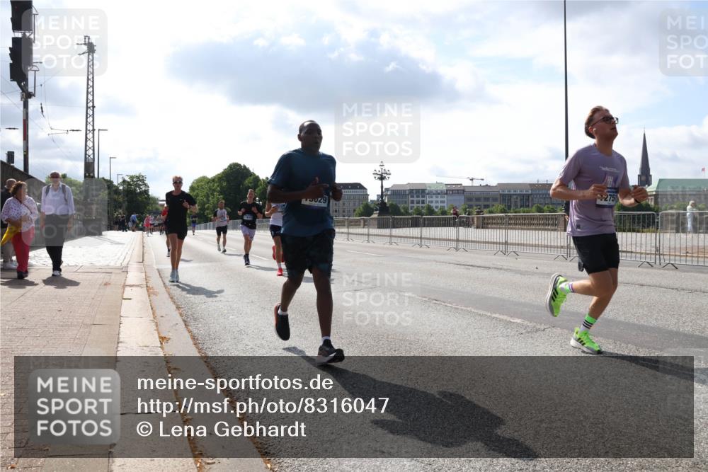 29.06.2025 - hella hamburg halbmarathon Lena Gebhardt http://msf.ph/oto/8316047 29.06.2025 09:47:32 Lombardsbrücke 80291, 2751, 1002, 1217, 1407, 1910, 1959, 2121, 2196, 2228, 2296, 2404, 2563, 2774, 2836, 2851, 3783, 3790, 3935, 4246, 4740, 5923, 5961, 6032, 6305, 6473, 6915, 7831, 7972, 8084, 8366, 8395, 8901, 9171, 9376, 9508, 9519, 10771, 10968, 11019, 11055, 11370, 11559, 11806, 12137, 12204, 12462, 12704, 12751, 13029, 13148, 13419, 13514, 13771, 13972, 13991, 14459, 14601, 16123, 16964, 17154, 18419 meine-sportfotos.de