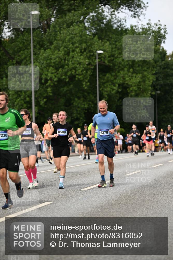 29.06.2025 - hella hamburg halbmarathon Dr. Thomas Lammeyer http://msf.ph/oto/8316052 29.06.2025 10:38:45 Kennedybrücke 2355, 2376, 2510, 2511, 2751, 2801, 3145, 3420, 3829, 4479, 4540, 4942, 5453, 5609, 6105, 6171, 6310, 6329, 6727, 6843, 7299, 7644, 8021, 8589, 8965, 9379, 9448, 9514, 10674, 11122, 11245 meine-sportfotos.de