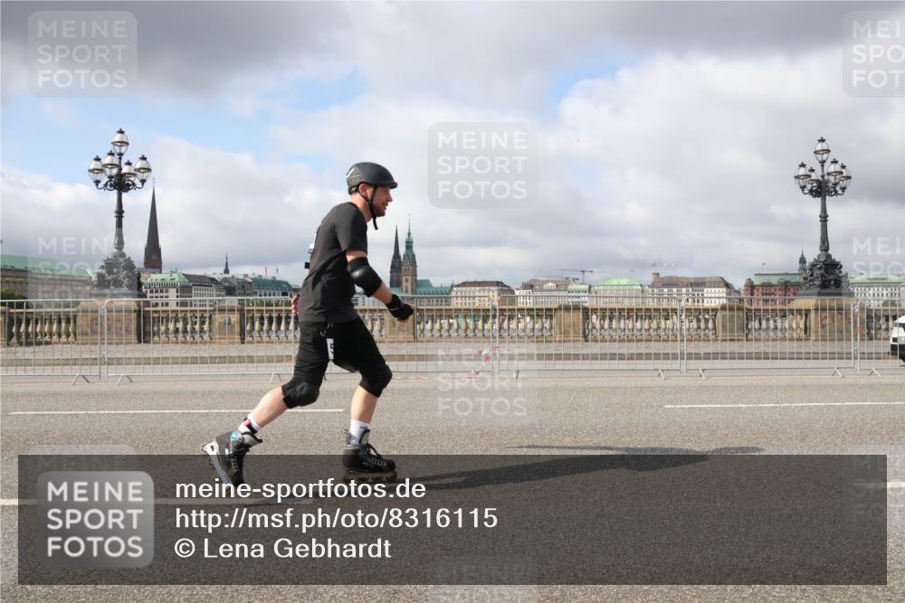 29.06.2025 - hella hamburg halbmarathon Lena Gebhardt http://msf.ph/oto/8316115 29.06.2025 09:07:34 Lombardsbrücke  meine-sportfotos.de
