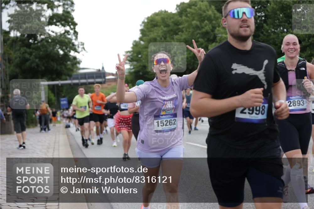 29.06.2025 - hella hamburg halbmarathon Jannik Wohlers http://msf.ph/oto/8316121 29.06.2025 10:38:51 Lombardsbrücke 1760, 1856, 1883, 2092, 2571, 2574, 2843, 2893, 2998, 3275, 3353, 3727, 4410, 4523, 4603, 4659, 4855, 4882, 6112, 6342, 6343, 6611, 7341, 7501, 7506, 7524, 7589, 7815, 8203, 8243, 8457, 9393, 9420, 9446, 9974, 9977, 10001, 10315, 10516, 10696, 10849, 11129, 11201, 11313, 11381, 11382, 11533, 11729, 12090, 12092, 12391, 12410, 12745, 13461, 13519, 14299, 14871, 14956, 15112, 15262, 15536, 15765, 16335, 16382, 16841, 16866, 16869, 16883, 16884, 17313, 17368, 17536 meine-sportfotos.de