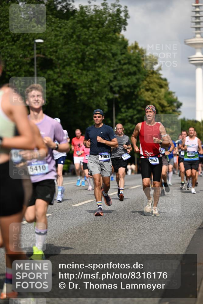 29.06.2025 - hella hamburg halbmarathon Dr. Thomas Lammeyer http://msf.ph/oto/8316176 29.06.2025 09:55:10 Kennedybrücke 1136, 1570, 1903, 1920, 1941, 2653, 2972, 3523, 3700, 4297, 4759, 4843, 4991, 4999, 5375, 5410, 6490, 7092, 7105, 7363, 7962, 8346, 8871, 9114, 9364, 9380, 10319, 10375, 10480, 10669, 11417 meine-sportfotos.de