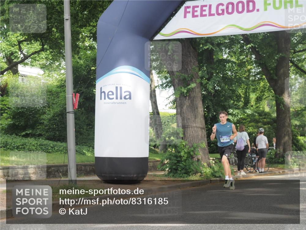 29.06.2025 - hella hamburg halbmarathon KatJ http://msf.ph/oto/8316185 29.06.2025 10:15:47 Zwischen KM18-KM19 2483, 4338, 8376 meine-sportfotos.de