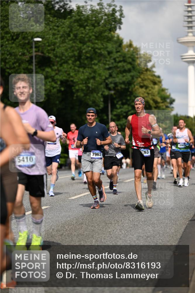 29.06.2025 - hella hamburg halbmarathon Dr. Thomas Lammeyer http://msf.ph/oto/8316193 29.06.2025 09:55:10 Kennedybrücke 1136, 1570, 1903, 1920, 1941, 2653, 2972, 3523, 3700, 4297, 4759, 4843, 4991, 4999, 5375, 5410, 6490, 7092, 7105, 7363, 7962, 8346, 8871, 9114, 9364, 9380, 10319, 10375, 10480, 10669, 11417 meine-sportfotos.de