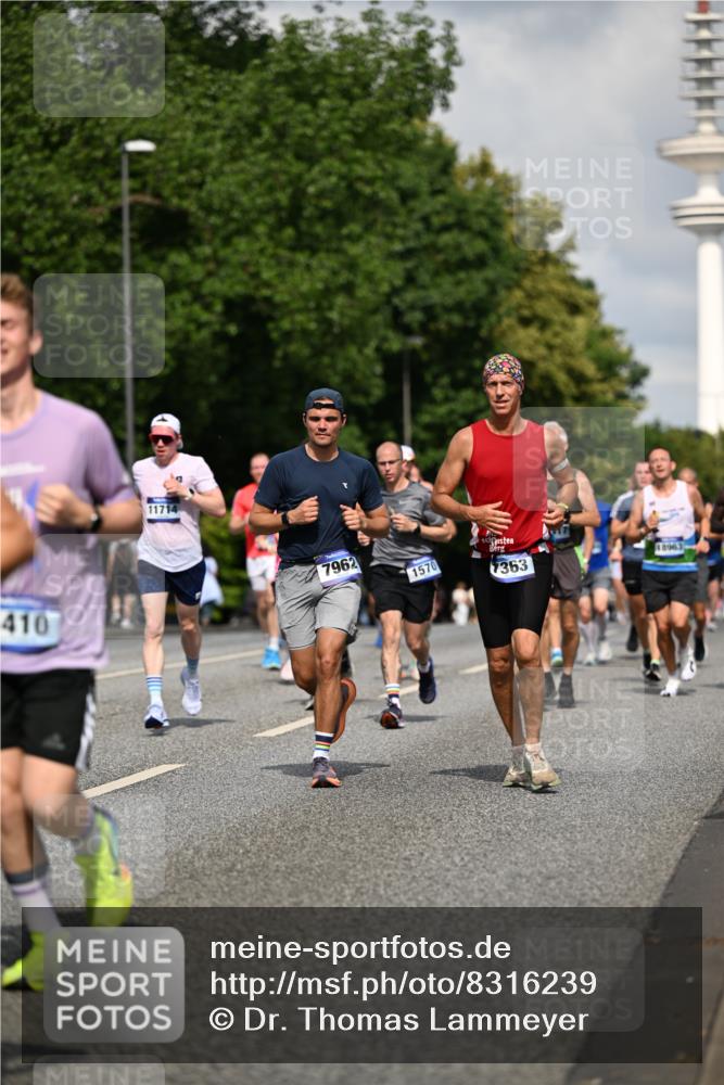 29.06.2025 - hella hamburg halbmarathon Dr. Thomas Lammeyer http://msf.ph/oto/8316239 29.06.2025 09:55:11 Kennedybrücke 1570, 1903, 1920, 1941, 2653, 2972, 3523, 4297, 4759, 4843, 4991, 4999, 5375, 5410, 6490, 7092, 7105, 7363, 7962, 8346, 8359, 8871, 9114, 9364, 9380, 10319, 10375, 10480, 10669, 11417 meine-sportfotos.de