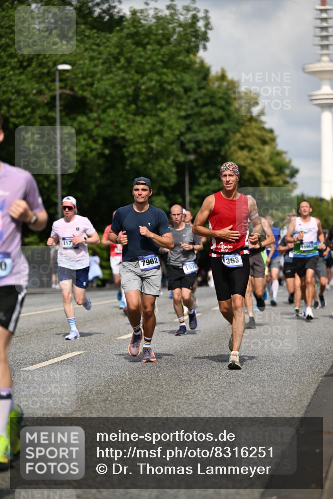 29.06.2025 - hella hamburg halbmarathon Dr. Thomas Lammeyer http://msf.ph/oto/8316251 29.06.2025 09:55:11 Kennedybrücke 1570, 1903, 1920, 1941, 2653, 2972, 3523, 4297, 4759, 4843, 4991, 4999, 5375, 5410, 6490, 7092, 7105, 7363, 7962, 8346, 8359, 8871, 9114, 9364, 9380, 10319, 10375, 10480, 10669, 11417 meine-sportfotos.de