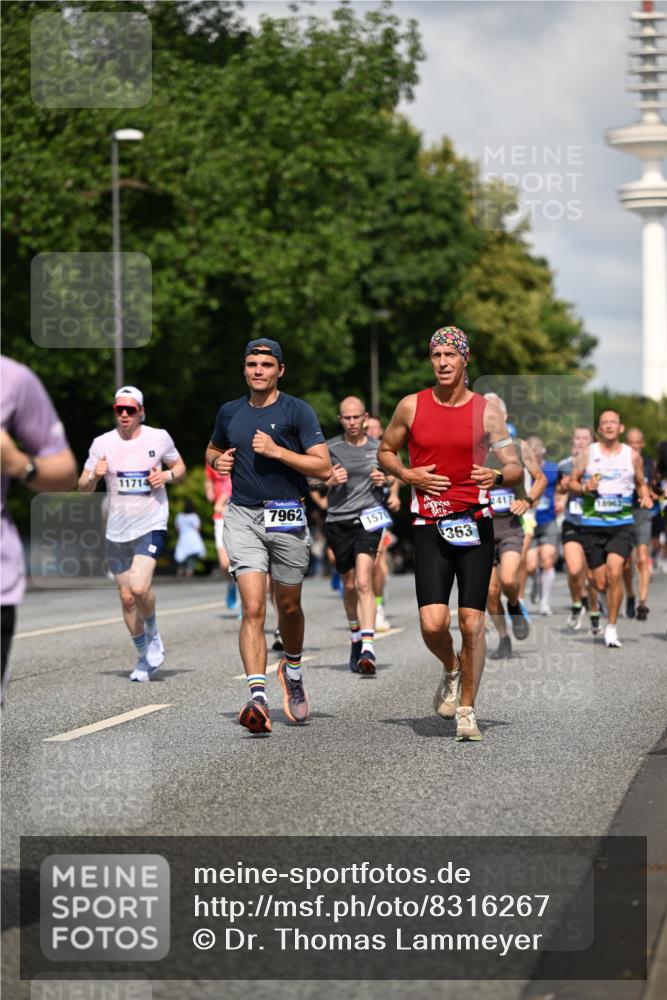 29.06.2025 - hella hamburg halbmarathon Dr. Thomas Lammeyer http://msf.ph/oto/8316267 29.06.2025 09:55:11 Kennedybrücke 1570, 1903, 1920, 1941, 2653, 2972, 3523, 4297, 4759, 4843, 4991, 4999, 5375, 5410, 6490, 7092, 7105, 7363, 7962, 8346, 8359, 8871, 9114, 9364, 9380, 10319, 10375, 10480, 10669, 11417 meine-sportfotos.de