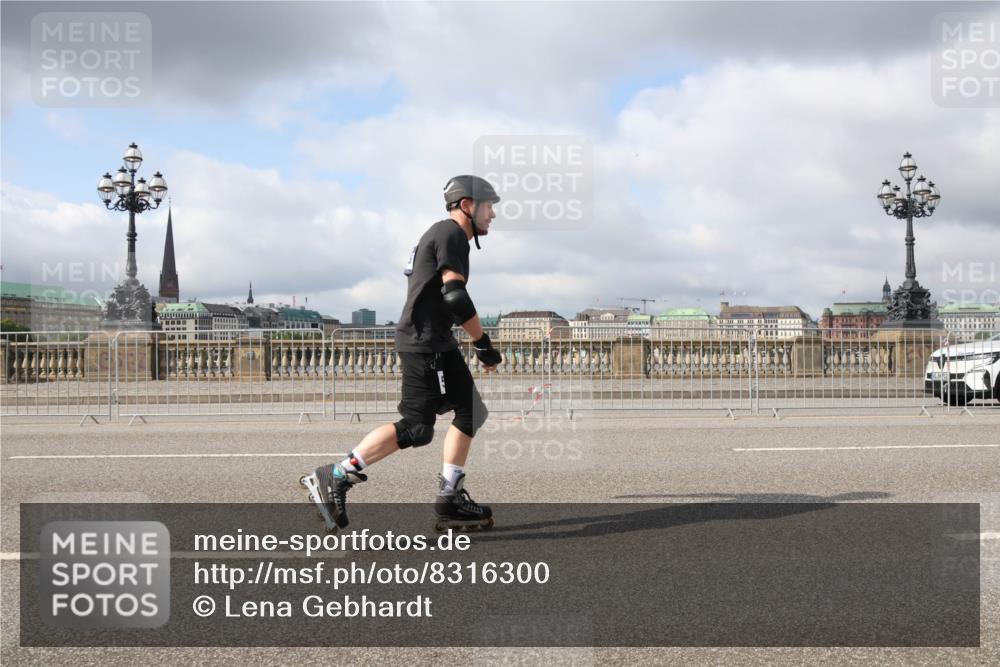 29.06.2025 - hella hamburg halbmarathon Lena Gebhardt http://msf.ph/oto/8316300 29.06.2025 09:07:34 Lombardsbrücke  meine-sportfotos.de