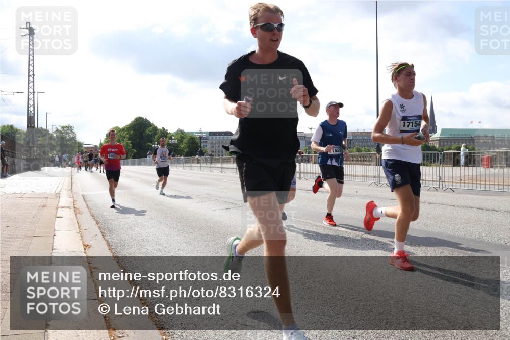 29.06.2025 - hella hamburg halbmarathon Lena Gebhardt http://msf.ph/oto/8316324 29.06.2025 09:47:34 Lombardsbrücke 559, 17154, 15888, 1002, 1217, 1407, 1910, 1959, 2121, 2196, 2228, 2296, 2404, 2563, 2774, 2836, 2851, 3783, 3790, 3935, 4246, 4740, 5092, 5923, 5961, 6032, 6305, 6473, 6915, 7831, 7972, 8084, 8366, 8395, 8901, 9171, 9376, 9508, 9519, 10771, 10968, 11019, 11055, 11370, 11559, 11806, 12137, 12204, 12462, 12704, 12751, 13029, 13148, 13419, 13514, 13972, 13991, 14459, 14601, 16123, 16964, 17154, 18419 meine-sportfotos.de