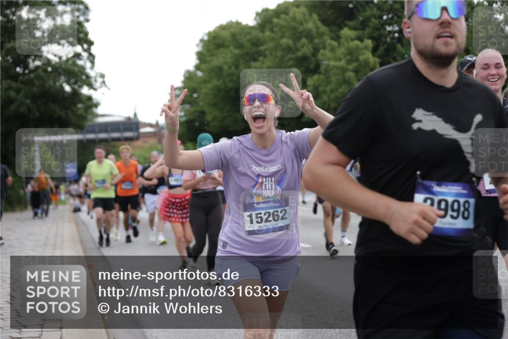 29.06.2025 - hella hamburg halbmarathon Jannik Wohlers http://msf.ph/oto/8316333 29.06.2025 10:38:51 Lombardsbrücke 1760, 1856, 1883, 2092, 2571, 2574, 2843, 2893, 2998, 3275, 3353, 3727, 4410, 4523, 4603, 4659, 4855, 4882, 6112, 6342, 6343, 6611, 7341, 7501, 7506, 7524, 7589, 7815, 8203, 8243, 8457, 9393, 9420, 9446, 9974, 9977, 10001, 10315, 10516, 10696, 10849, 11129, 11201, 11313, 11381, 11382, 11533, 11729, 12090, 12092, 12391, 12410, 12745, 13461, 13519, 14299, 14871, 14956, 15112, 15262, 15536, 15765, 16335, 16382, 16841, 16866, 16869, 16883, 16884, 17313, 17368, 17536 meine-sportfotos.de