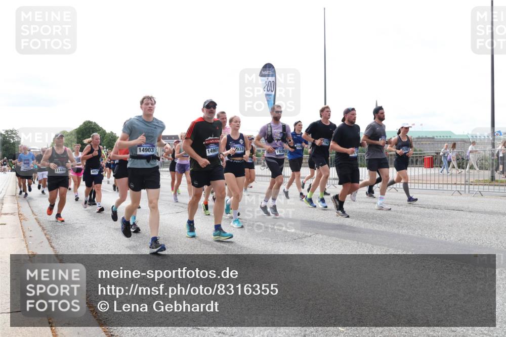 29.06.2025 - hella hamburg halbmarathon Lena Gebhardt http://msf.ph/oto/8316355 29.06.2025 10:22:25 Lombardsbrücke 11440, 4970, 200, 14903, 14901, 933, 1922, 716, 1003, 1187, 1294, 1419, 1598, 1963, 2009, 2022, 2063, 2294, 2351, 2479, 2514, 2744, 2886, 3050, 3108, 3172, 3430, 3457, 3458, 3511, 3600, 3601, 3768, 3910, 3946, 4113, 4114, 4131, 4366, 4556, 4559, 4829, 4969, 4970, 5079, 5343, 5798, 5838, 6030, 6048, 6049, 6303, 6307, 6347, 6820, 6826, 6881, 6899, 6977, 7097, 7188, 7190, 7276, 7529, 7794, 7925, 8355, 8431, 8511, 8855, 8860, 8884, 8931, 8954, 9256 meine-sportfotos.de