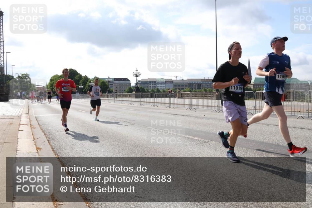 29.06.2025 - hella hamburg halbmarathon Lena Gebhardt http://msf.ph/oto/8316383 29.06.2025 09:47:35 Lombardsbrücke 8084, 11019, 1155, 1002, 1217, 1407, 1910, 1959, 2121, 2196, 2228, 2296, 2404, 2563, 2774, 2836, 2851, 3783, 3790, 3935, 4246, 4740, 5092, 5923, 5961, 6032, 6305, 6473, 6915, 7831, 7972, 8084, 8366, 8395, 8901, 9171, 9376, 9508, 9519, 10771, 10968, 11019, 11055, 11370, 11559, 11806, 12137, 12204, 12462, 12704, 12751, 13029, 13148, 13419, 13514, 13798, 13972, 13991, 14459, 14601, 16123, 16964, 17154, 18419 meine-sportfotos.de
