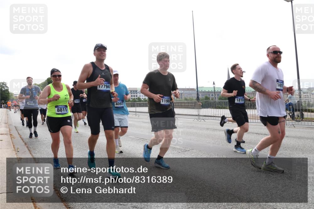 29.06.2025 - hella hamburg halbmarathon Lena Gebhardt http://msf.ph/oto/8316389 29.06.2025 10:37:26 Lombardsbrücke 2016, 8811, 10798, 17794, 4097, 1198, 1819, 1491, 1022, 1276, 1337, 1339, 1488, 1490, 1597, 1819, 2016, 2031, 2072, 2104, 2199, 2272, 2480, 2486, 2640, 2853, 3127, 3230, 3633, 3714, 4097, 4347, 4733, 5146, 5171, 5186, 5224, 5538, 5560, 5640, 5786, 5790, 5875, 5940, 6172, 6243, 6584, 6804, 6821, 6955, 7085, 7124, 7202, 7235, 7350, 7544, 7707, 7777, 7823, 8007, 8257, 8258, 8315, 8758, 8811, 8843, 9054, 9055, 9524, 10506, 12123, 12254, 12472, 12824, 16680, 17798 meine-sportfotos.de