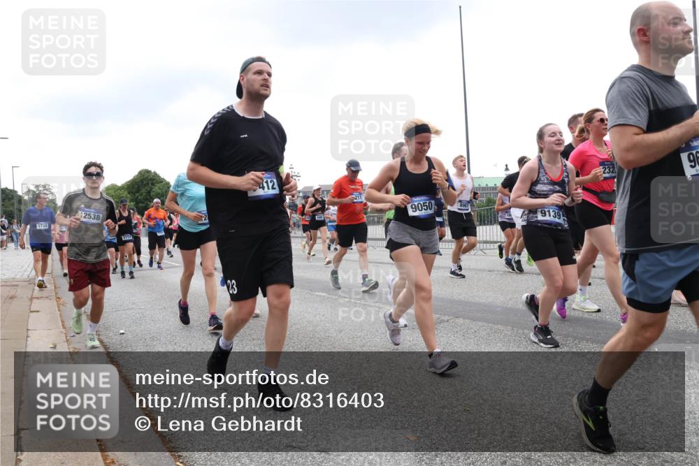 29.06.2025 - hella hamburg halbmarathon Lena Gebhardt http://msf.ph/oto/8316403 29.06.2025 10:47:10 Lombardsbrücke 1720, 2538, 15114, 412, 9050, 8967, 9139, 232, 96, 1073, 1185, 1286, 1363, 1463, 1523, 1593, 1607, 1704, 1720, 1961, 1999, 2148, 2162, 2211, 2320, 2327, 2537, 2555, 2556, 2665, 2981, 2994, 3277, 3406, 3407, 3823, 4184, 4202, 4239, 4296, 4325, 4342, 4483, 4806, 4895, 4974, 4975, 5111, 5114, 5700, 5796, 5895, 5953, 6255, 6256, 6485, 6496, 6740, 6879, 6995, 7073, 7412, 7430, 7431, 7630, 7631, 7827, 8105, 8131, 8486, 8553, 8684, 8706, 8915, 8953, 8967, 9018 meine-sportfotos.de