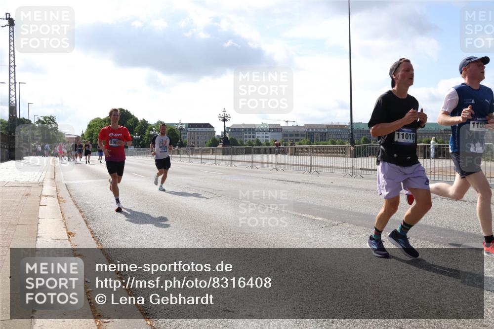 29.06.2025 - hella hamburg halbmarathon Lena Gebhardt http://msf.ph/oto/8316408 29.06.2025 09:47:35 Lombardsbrücke 808, 5923, 11019, 1155, 1002, 1217, 1407, 1910, 1959, 2121, 2196, 2228, 2296, 2404, 2563, 2774, 2836, 2851, 3783, 3790, 3935, 4246, 4740, 5092, 5923, 5961, 6032, 6305, 6473, 6915, 7831, 7972, 8084, 8366, 8395, 8901, 9171, 9376, 9508, 9519, 10771, 10968, 11019, 11055, 11370, 11559, 11806, 12137, 12204, 12462, 12704, 12751, 13029, 13148, 13419, 13514, 13798, 13972, 13991, 14459, 14601, 16123, 16964, 17154, 18419 meine-sportfotos.de