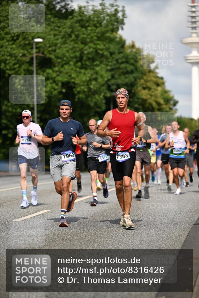 29.06.2025 - hella hamburg halbmarathon Dr. Thomas Lammeyer http://msf.ph/oto/8316426 29.06.2025 09:55:11 Kennedybrücke 1570, 1903, 1920, 1941, 2653, 2972, 3523, 4297, 4759, 4843, 4991, 4999, 5375, 5410, 6490, 7092, 7105, 7363, 7962, 8346, 8359, 8871, 9114, 9364, 9380, 10319, 10375, 10480, 10669, 11417 meine-sportfotos.de