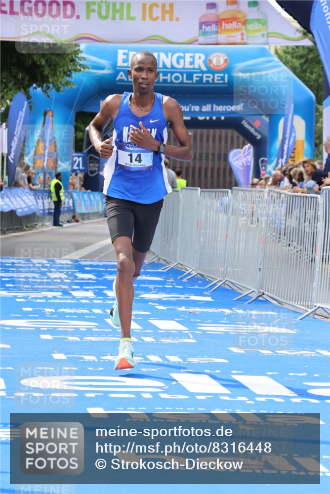 29.06.2025 - hella hamburg halbmarathon Strokosch-Dieckow http://msf.ph/oto/8316448 29.06.2025 10:06:28 Ziel 14 meine-sportfotos.de