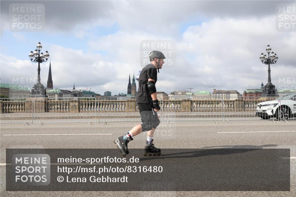 29.06.2025 - hella hamburg halbmarathon Lena Gebhardt http://msf.ph/oto/8316480 29.06.2025 09:07:34 Lombardsbrücke  meine-sportfotos.de