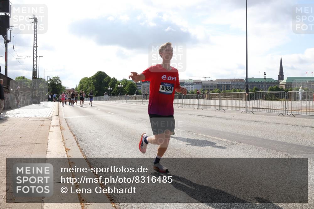 29.06.2025 - hella hamburg halbmarathon Lena Gebhardt http://msf.ph/oto/8316485 29.06.2025 09:47:36 Lombardsbrücke 8084, 1002, 1217, 1407, 1910, 1959, 2121, 2196, 2228, 2296, 2404, 2563, 2774, 2836, 2851, 3783, 3790, 3935, 4246, 4740, 5092, 5923, 5961, 6032, 6305, 6473, 6915, 7831, 7972, 8084, 8366, 8395, 8901, 9171, 9376, 9508, 10771, 10968, 11019, 11370, 11559, 11806, 12137, 12204, 12462, 12704, 12751, 13029, 13419, 13514, 13798, 13972, 14459, 14601, 14952, 15965, 16123, 16964, 17154, 18419 meine-sportfotos.de