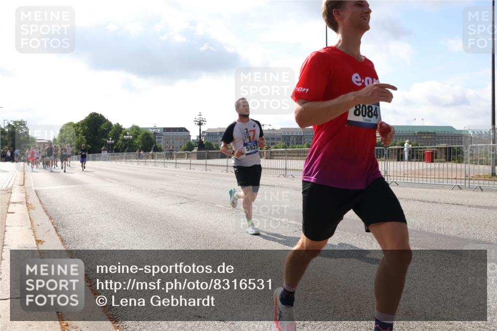 29.06.2025 - hella hamburg halbmarathon Lena Gebhardt http://msf.ph/oto/8316531 29.06.2025 09:47:37 Lombardsbrücke 5923, 8084, 1002, 1164, 1217, 1407, 1910, 1959, 2121, 2196, 2228, 2296, 2404, 2563, 2774, 2836, 2851, 3783, 3790, 3935, 4246, 4740, 5092, 5923, 5961, 6032, 6305, 6473, 6915, 7831, 7972, 8084, 8366, 8395, 8901, 9171, 9376, 9508, 10771, 10968, 11019, 11370, 11559, 11806, 12137, 12462, 12704, 12751, 13029, 13419, 13514, 13798, 13972, 14459, 14601, 14952, 15965, 16123, 16964, 17154, 18419 meine-sportfotos.de