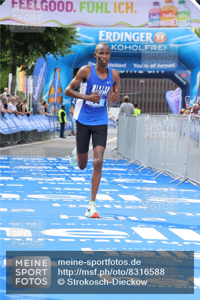 29.06.2025 - hella hamburg halbmarathon Strokosch-Dieckow http://msf.ph/oto/8316588 29.06.2025 10:06:27 Ziel 14 meine-sportfotos.de