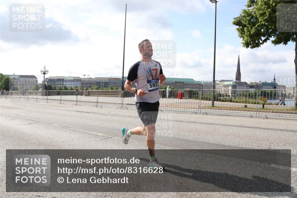 29.06.2025 - hella hamburg halbmarathon Lena Gebhardt http://msf.ph/oto/8316628 29.06.2025 09:47:37 Lombardsbrücke 7, 5923, 1002, 1164, 1217, 1407, 1910, 1959, 2121, 2196, 2228, 2296, 2404, 2563, 2774, 2836, 2851, 3783, 3790, 3935, 4246, 4740, 5092, 5923, 5961, 6032, 6305, 6473, 6915, 7831, 7972, 8084, 8366, 8395, 8901, 9171, 9376, 9508, 10771, 10968, 11019, 11370, 11559, 11806, 12137, 12462, 12704, 12751, 13029, 13419, 13514, 13798, 13972, 14459, 14601, 14952, 15965, 16123, 16964, 17154, 18419 meine-sportfotos.de