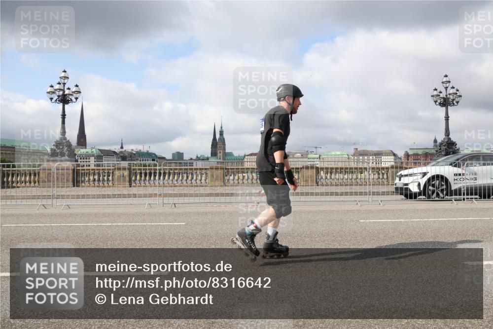 29.06.2025 - hella hamburg halbmarathon Lena Gebhardt http://msf.ph/oto/8316642 29.06.2025 09:07:34 Lombardsbrücke  meine-sportfotos.de