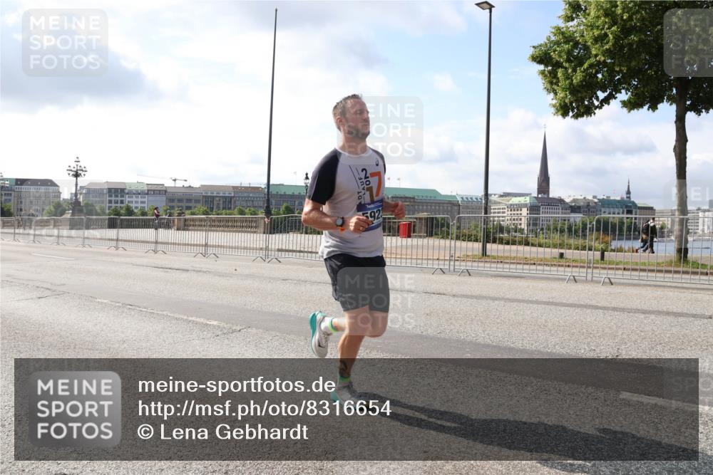 29.06.2025 - hella hamburg halbmarathon Lena Gebhardt http://msf.ph/oto/8316654 29.06.2025 09:47:37 Lombardsbrücke 592, 1002, 1164, 1217, 1407, 1910, 1959, 2121, 2196, 2228, 2296, 2404, 2563, 2774, 2836, 2851, 3783, 3790, 3935, 4246, 4740, 5092, 5923, 5961, 6032, 6305, 6473, 6915, 7831, 7972, 8084, 8366, 8395, 8901, 9171, 9376, 9508, 10771, 10968, 11019, 11370, 11559, 11806, 12137, 12462, 12704, 12751, 13029, 13419, 13514, 13798, 13972, 14459, 14601, 14952, 15965, 16123, 16964, 17154, 18419 meine-sportfotos.de
