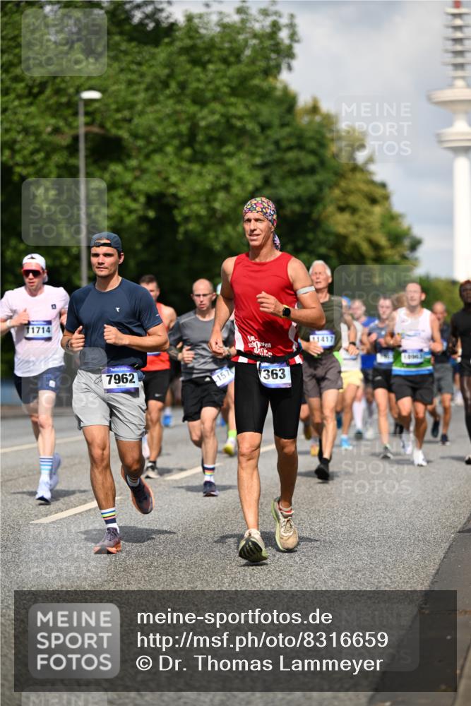 29.06.2025 - hella hamburg halbmarathon Dr. Thomas Lammeyer http://msf.ph/oto/8316659 29.06.2025 09:55:12 Kennedybrücke 1570, 1903, 1920, 1941, 2653, 2972, 3523, 4297, 4759, 4843, 4991, 4999, 5375, 5410, 6490, 7092, 7105, 7363, 7962, 8346, 8359, 8871, 8900, 9114, 9364, 9380, 10319, 10375, 10480, 10669, 11417 meine-sportfotos.de