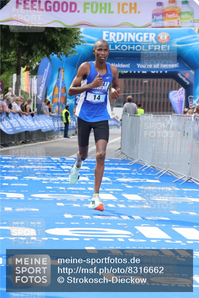 29.06.2025 - hella hamburg halbmarathon Strokosch-Dieckow http://msf.ph/oto/8316662 29.06.2025 10:06:27 Ziel 14 meine-sportfotos.de