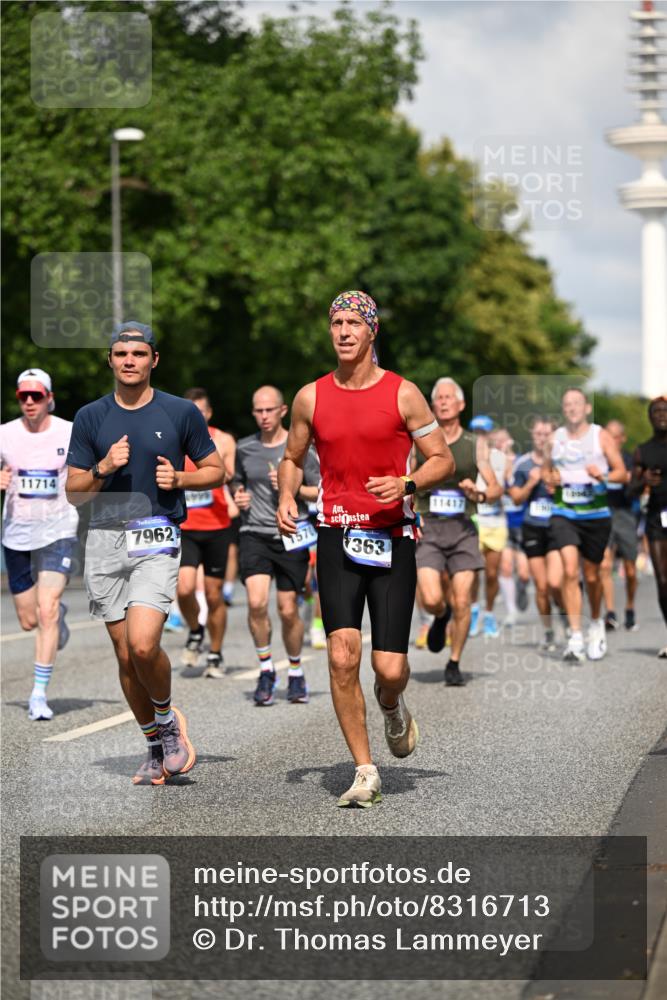 29.06.2025 - hella hamburg halbmarathon Dr. Thomas Lammeyer http://msf.ph/oto/8316713 29.06.2025 09:55:12 Kennedybrücke 1570, 1903, 1920, 1941, 2653, 2972, 3523, 4297, 4759, 4843, 4991, 4999, 5375, 5410, 6490, 7092, 7105, 7363, 7962, 8346, 8359, 8871, 8900, 9114, 9364, 9380, 10319, 10375, 10480, 10669, 11417 meine-sportfotos.de